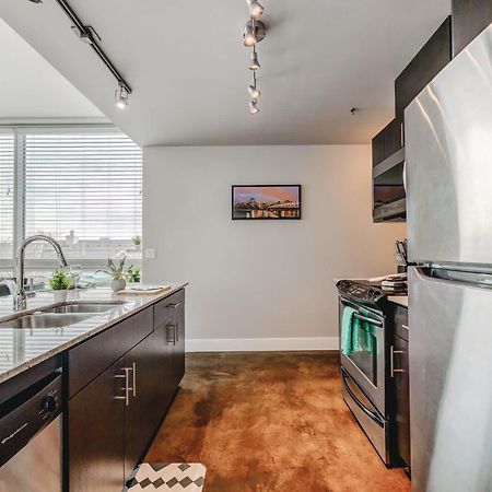 Upscale 2Br Condo - King Bed - Stunning Views Calgary Ngoại thất bức ảnh